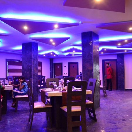 Dolphin Chocolate Inn Chandannagar Esterno foto