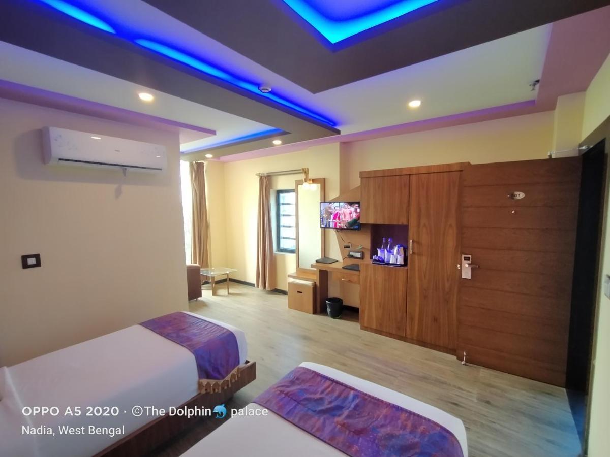 Dolphin Chocolate Inn Chandannagar Esterno foto