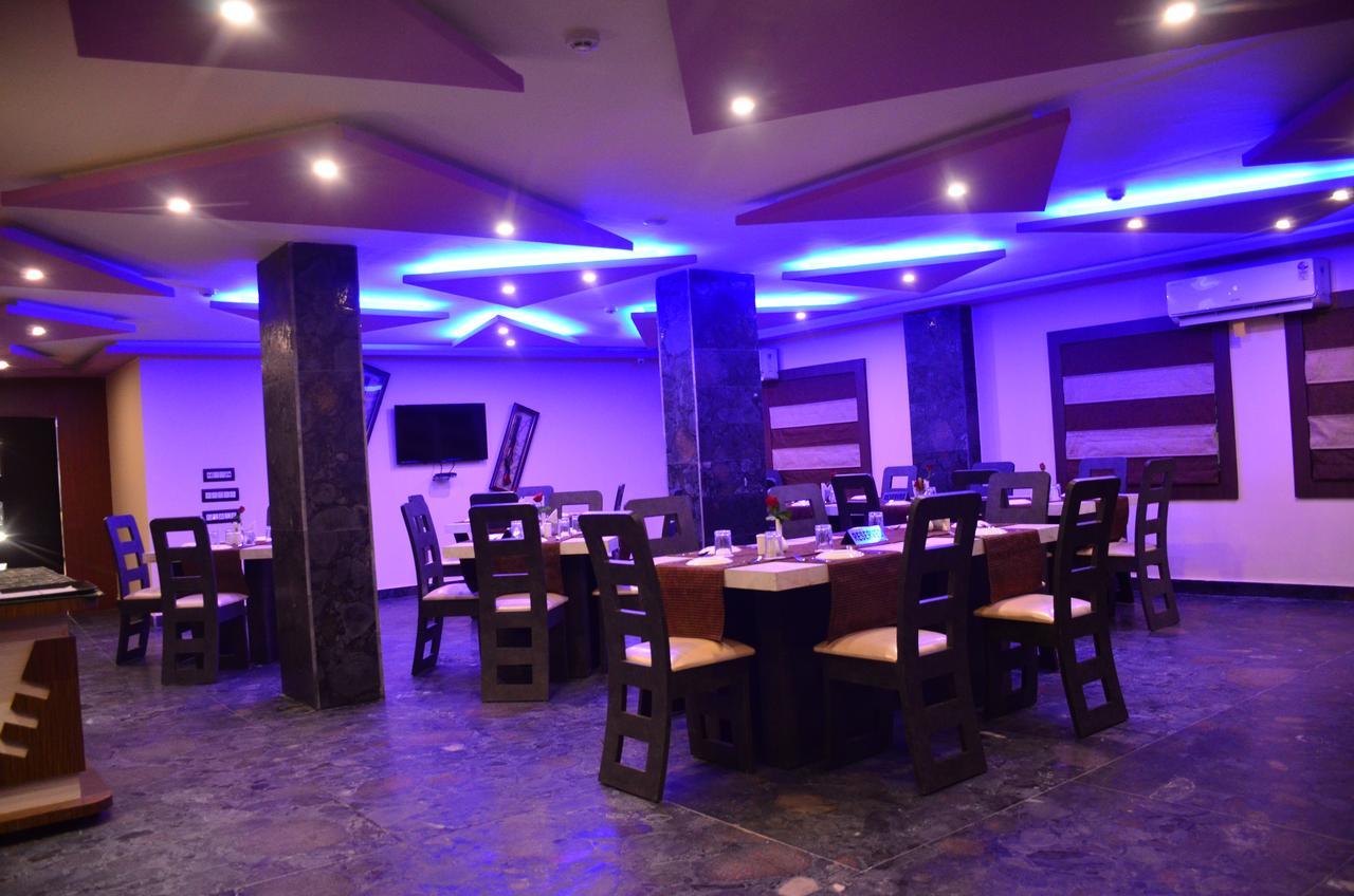 Dolphin Chocolate Inn Chandannagar Esterno foto