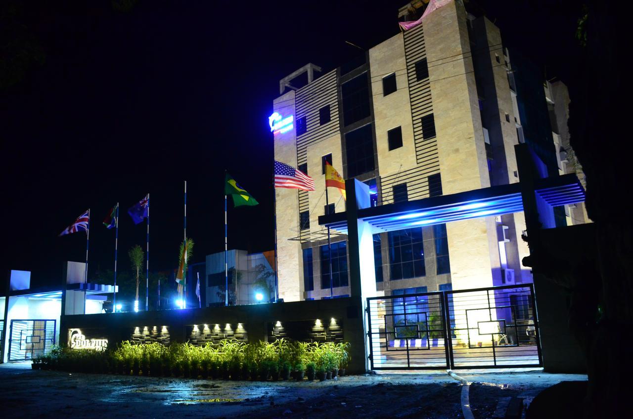 Dolphin Chocolate Inn Chandannagar Esterno foto