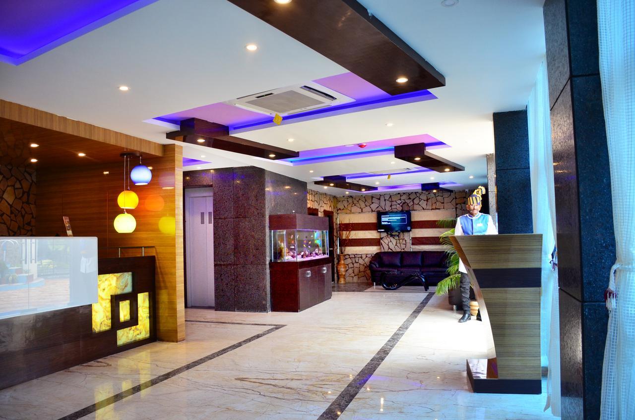 Dolphin Chocolate Inn Chandannagar Esterno foto