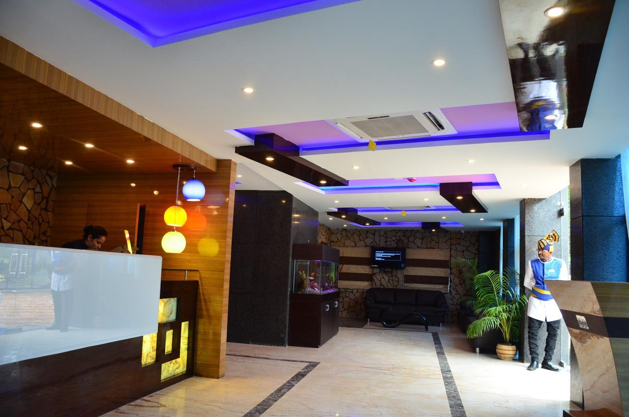Dolphin Chocolate Inn Chandannagar Esterno foto
