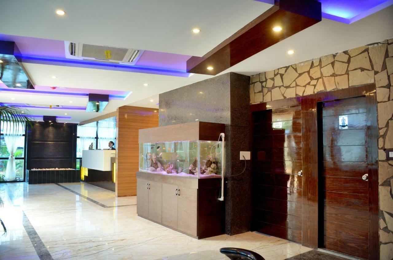Dolphin Chocolate Inn Chandannagar Esterno foto